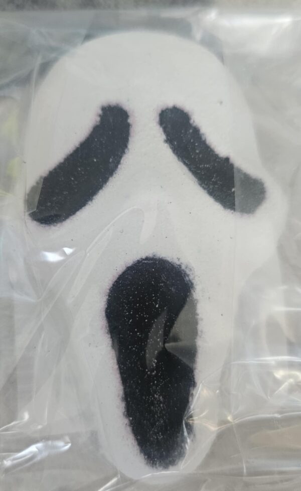 White scream bath bomb