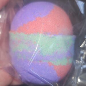 Hubble bubble bath bomb