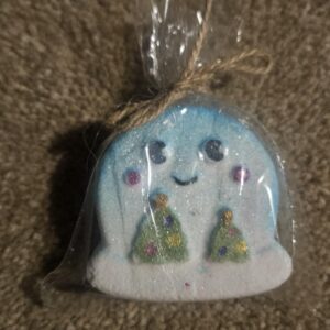 Mini snow globe bath bomb